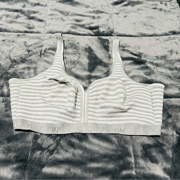 Cacique Women’s White Gray Striped Cotton Blend Wireless Size 44DDD Bra - Picture 1 of 4